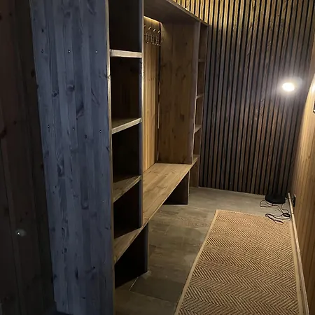 Newly Renovated With A Location 아파트 게일로